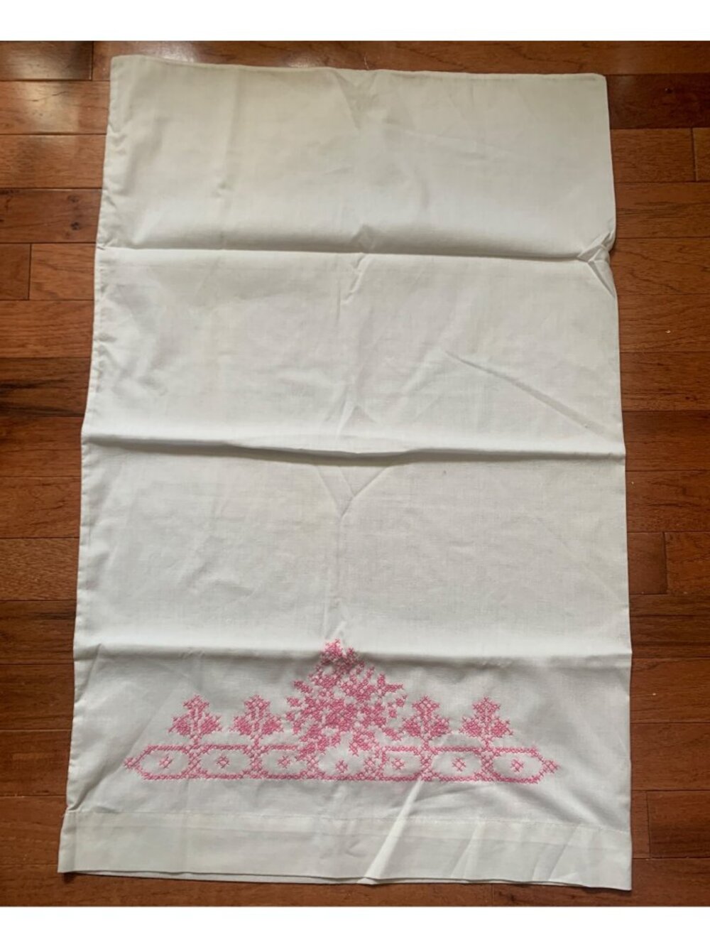 Vintage Hand Embroidered Pillowcases Set White Cotton with Pink Floral Design Be - Picture 6 of 12